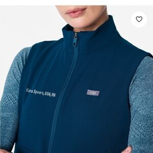 NEW FIGS Sydney Scrub Vest deep reef Jacket